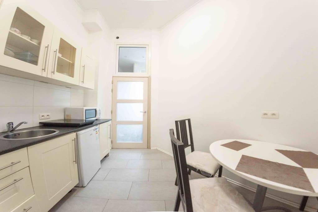 Studio Milana Appartement Brussel Buitenkant foto